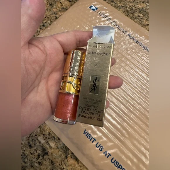 YSL LOVESHINE PLUMPING LIP OIL GLOSS - Picture 4 of 5